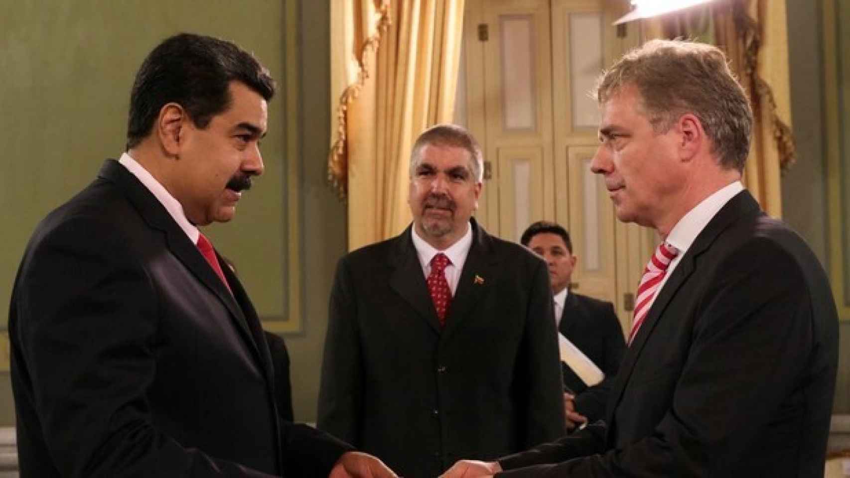 Nicolás Maduro recibe las credenciales de Daniel Martín Kriener, embajador de Alemania en Venezuela, en 2018.