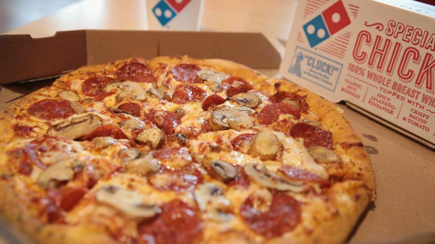 Una pizza de Domino's Pizza.