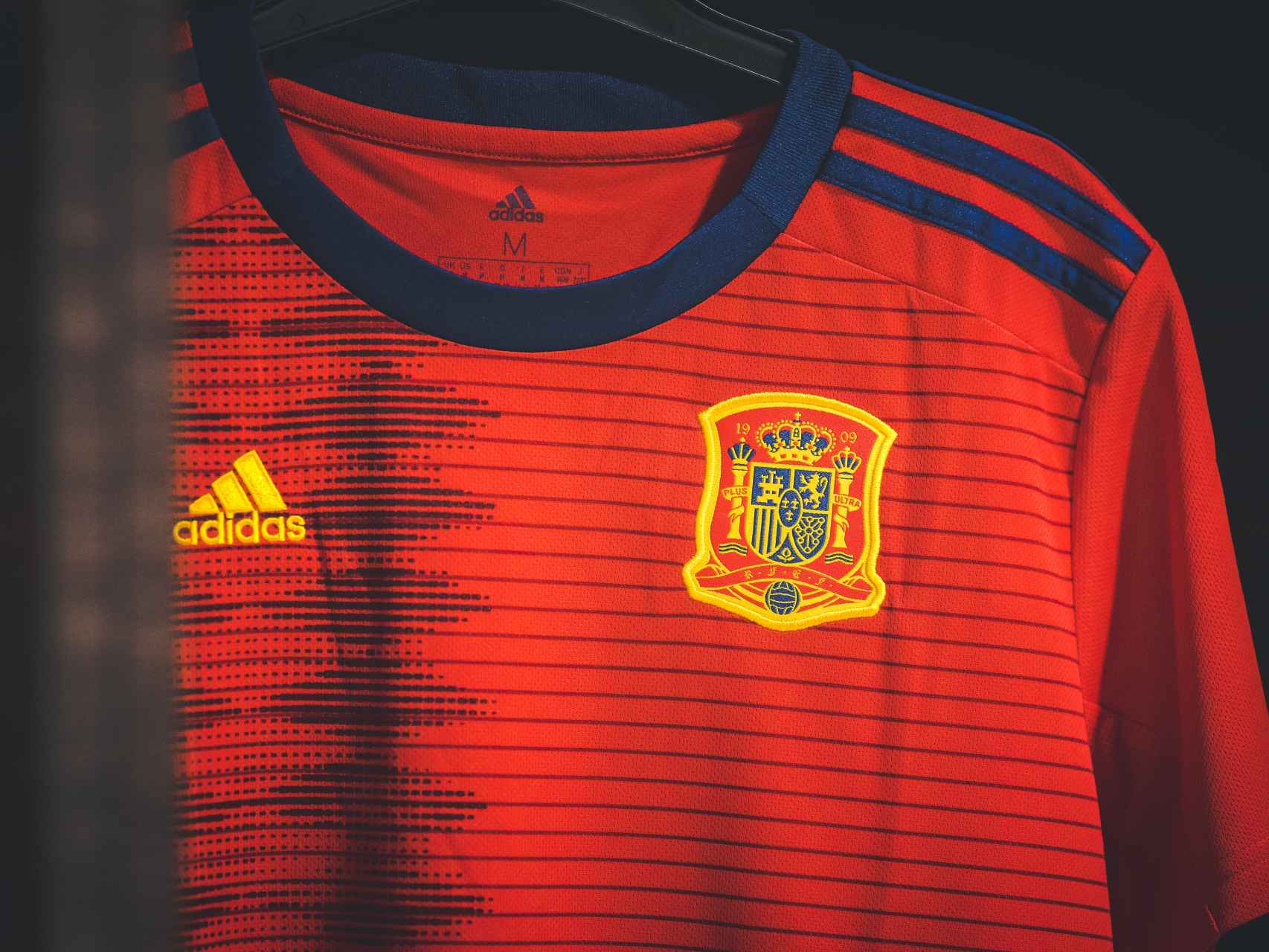 lo mismo Generalizar de múltiples fines Día Internacional de la Mujer: Así es la nueva camiseta de la selección  española femenina para el Mundial