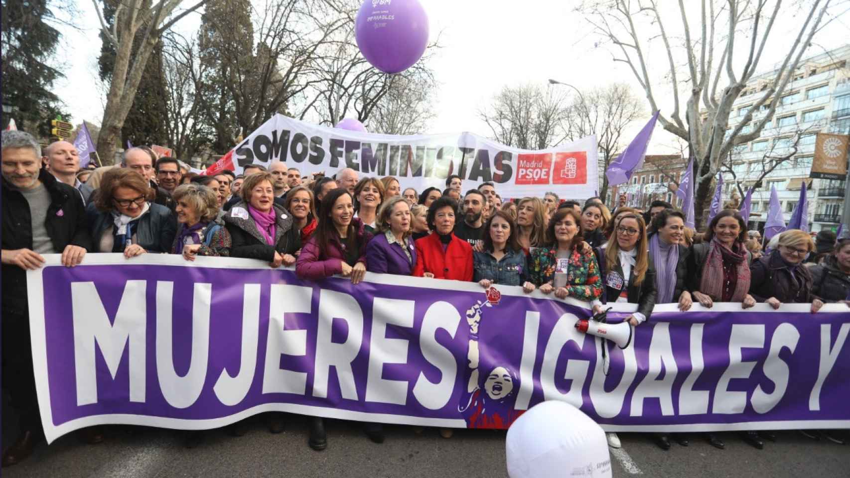 Las ministras de Pedro Sánchez en la manifestación del 8-M.