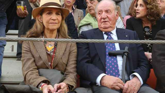 La infanta Elena y el rey Juan Carlos en la corrida de toros de Illescas.