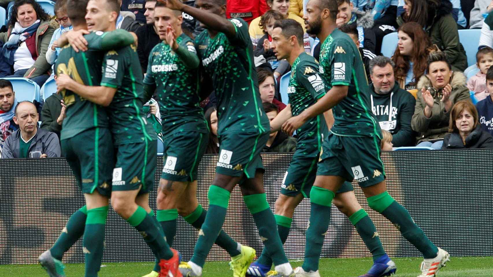 Los jugadores del Betis celebran el gol de Jesé ante el Celta en La Liga
