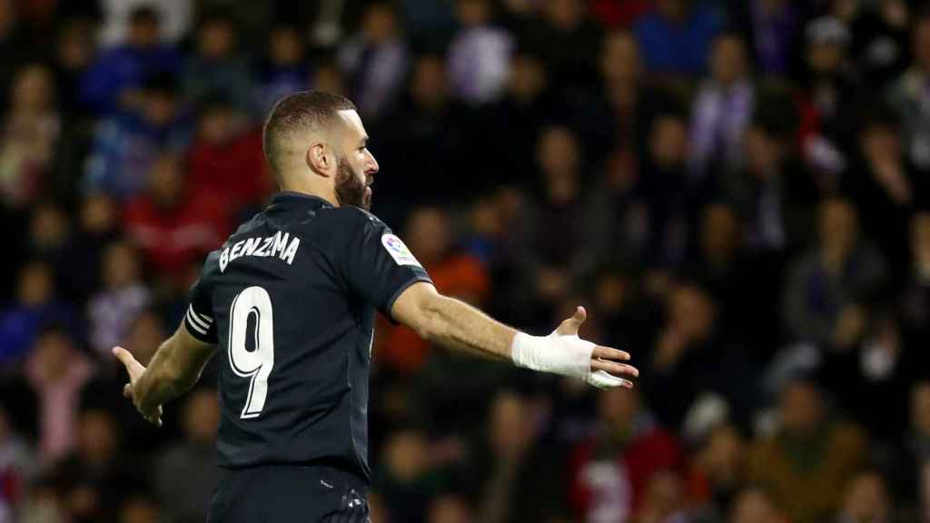 Benzema celebra su gol al Valladolid