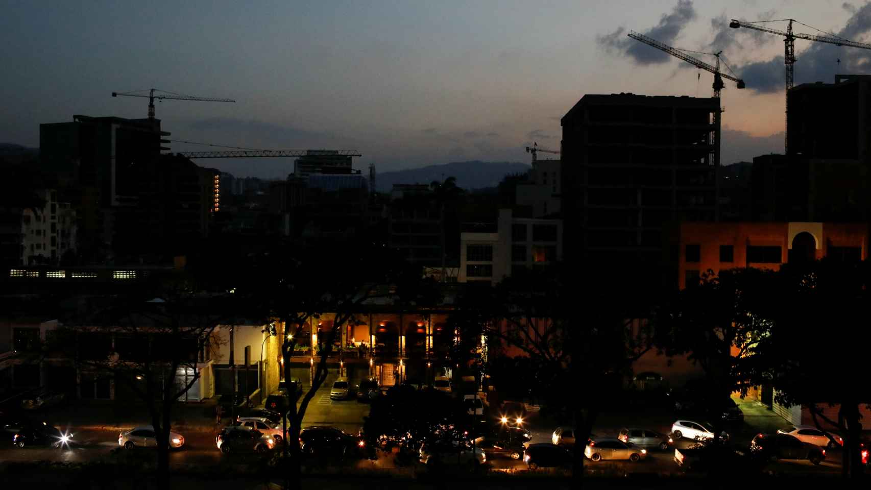 La visión de Caracas a oscuras.