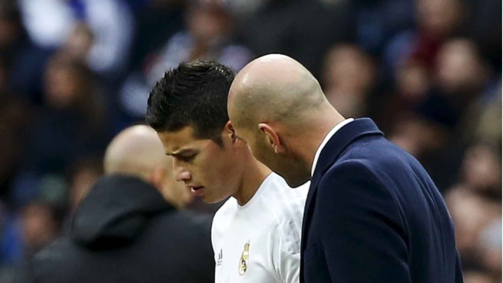 Zidane y James Rodríguez, durante un partido del Real Madrid