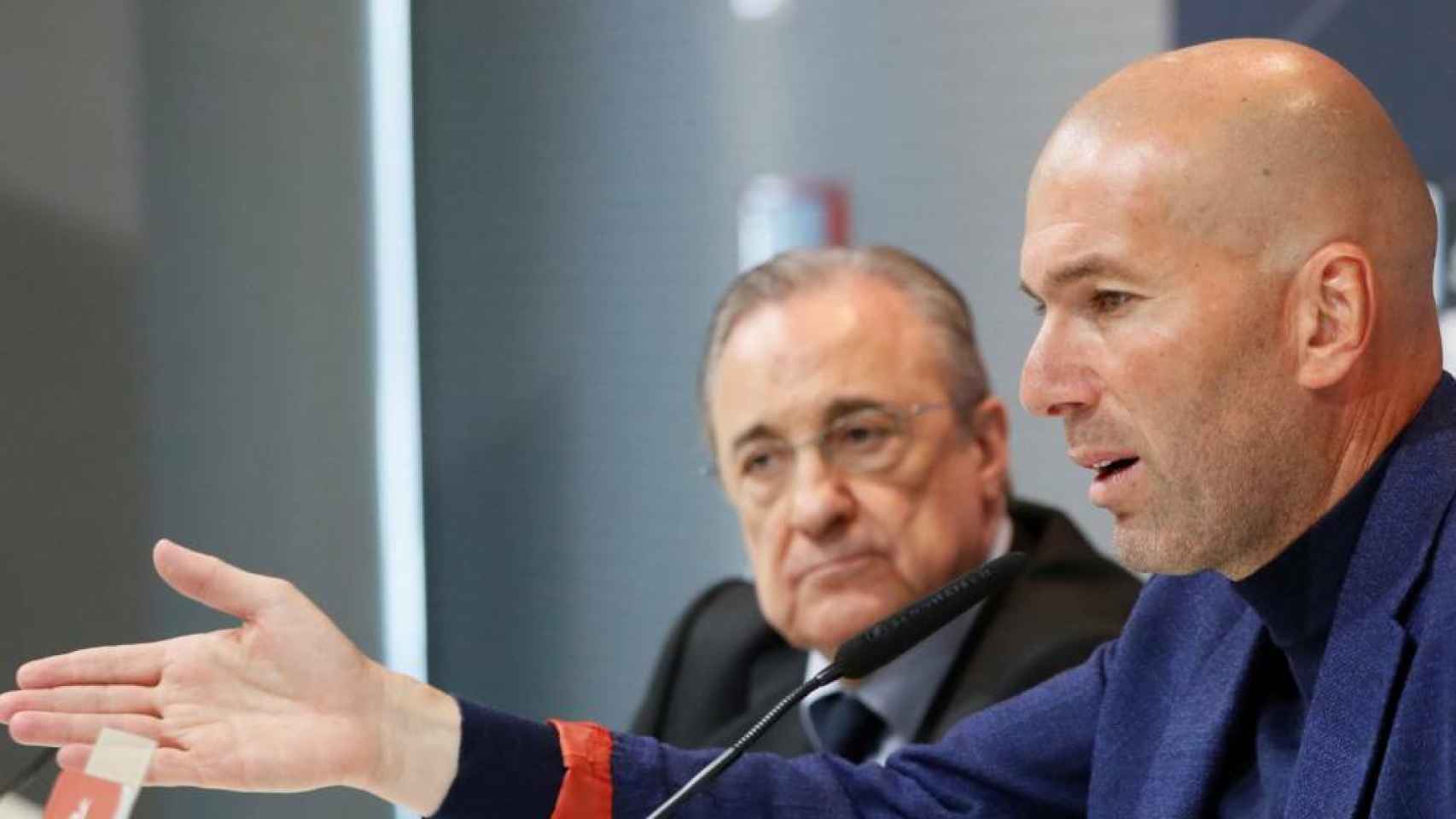 Zidane, en su despedida del Real Madrid junto a Florentino Pérez