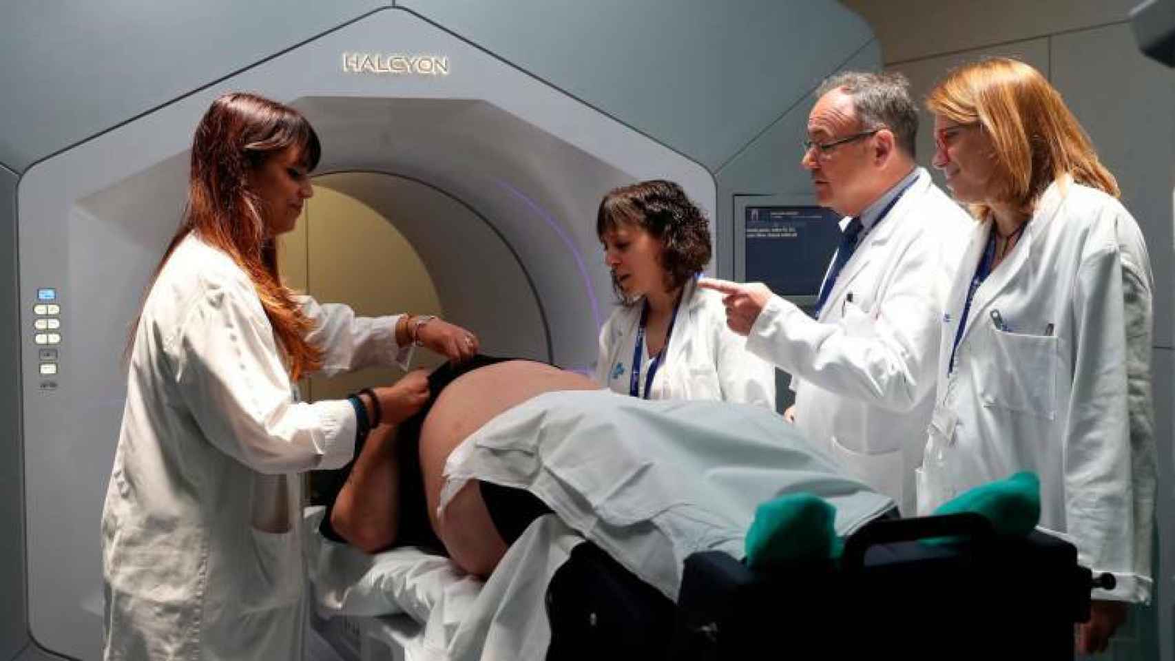 El acelerador de radioterapia Halcyon ya funciona en el Hospital Vall d'Hebrón.