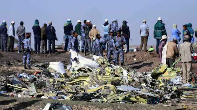 Restos del avión accidentado de Ethiopian Airlines.