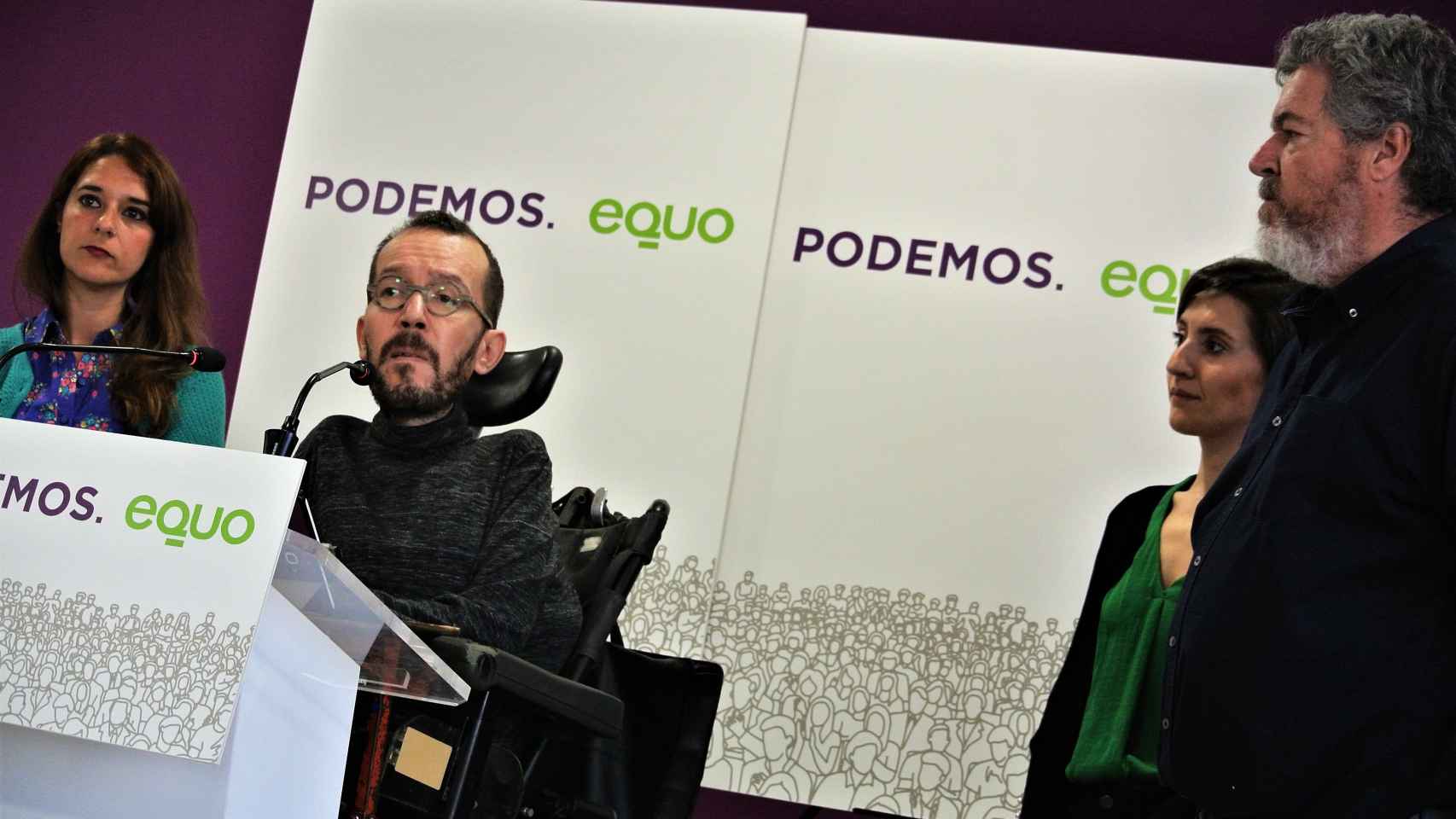 Noelia Vera y Pablo Echenique (Podemos), junto a Beatriz del Hoyo y Juan López Uralde (Equo), presentando su confluencia.
