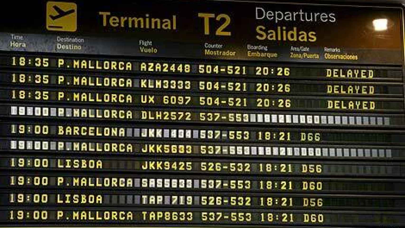 Panel informativo del aeropuerto de Madrid.