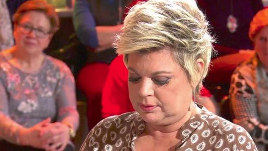 Terelu Campos a punto de abandonar el programa para hablar con su hija.