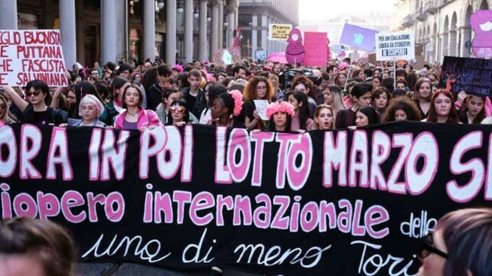 Las italianas marchan para exigir igualdad y contra la violencia machista