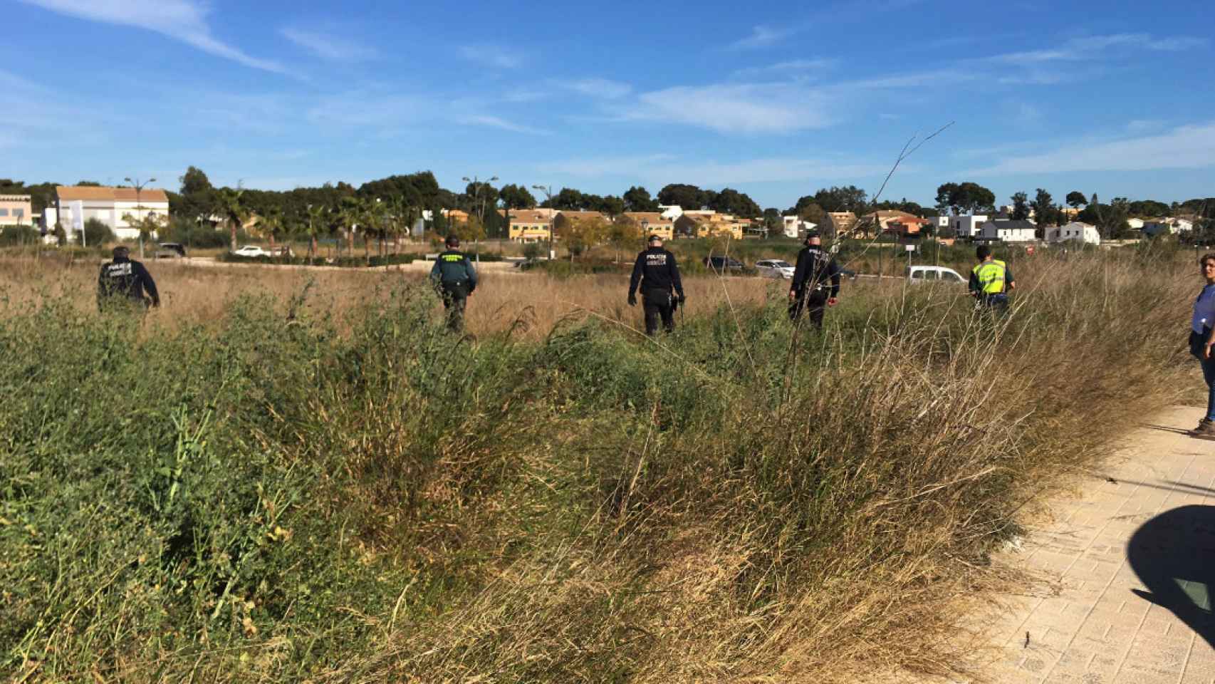 La Guardia Civil peina la zona en busca de los dos niños.