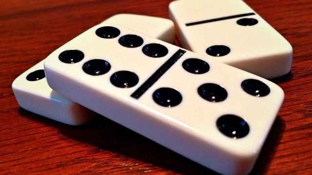 Juega al dominó y desarrolla tus habilidades matemáticas
