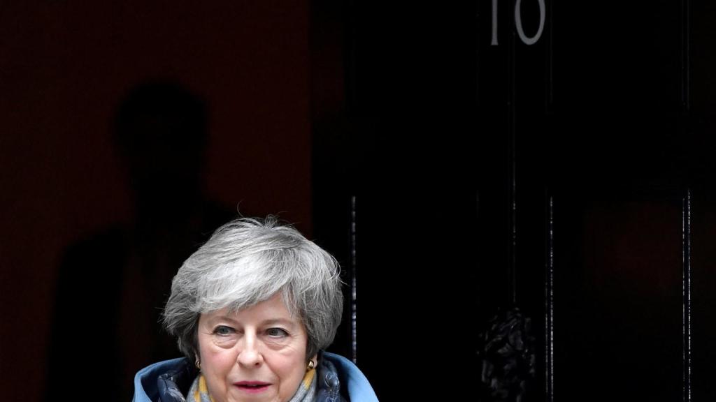 La primera ministra Theresa May, en la puerta del 10 de Downing Street