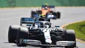 Lewis Hamilton domina los libres de Australia