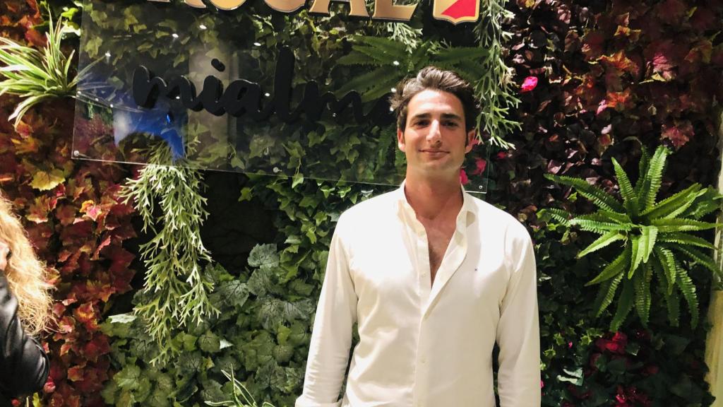 El empresario Javier Calle Mora en la inauguración de su nuevo local en Marbella.