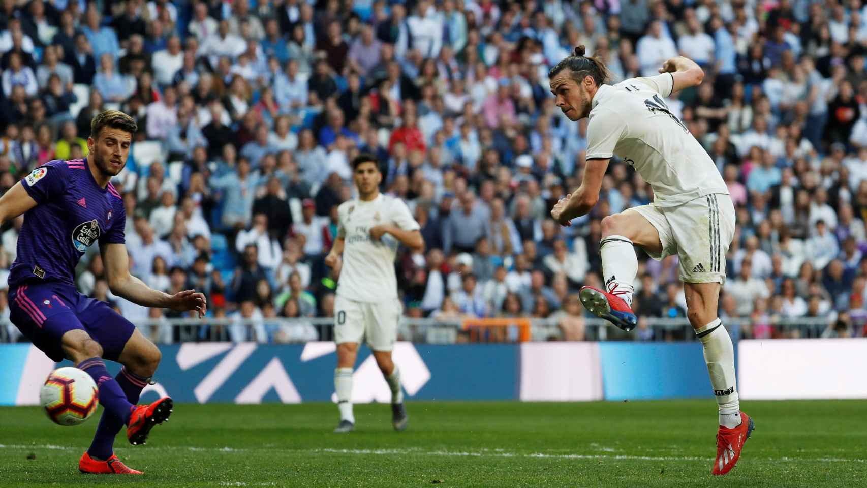 Gareth Bale dispara a portería y anota el segundo gol del Real Madrid al Celta