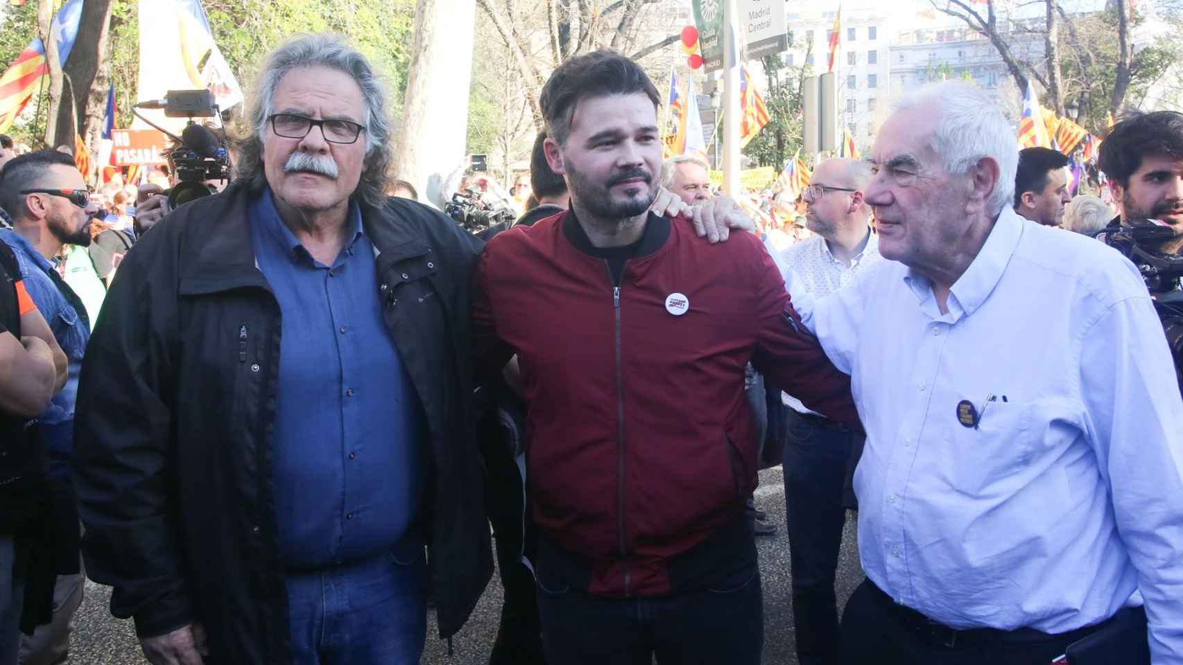 Los diputados Joan Tardà y Gabriel Rufián y Ernest Maragall, candidato de ERC al Ayuntamiento de Barcelona, en la marcha separatista de Madrid.