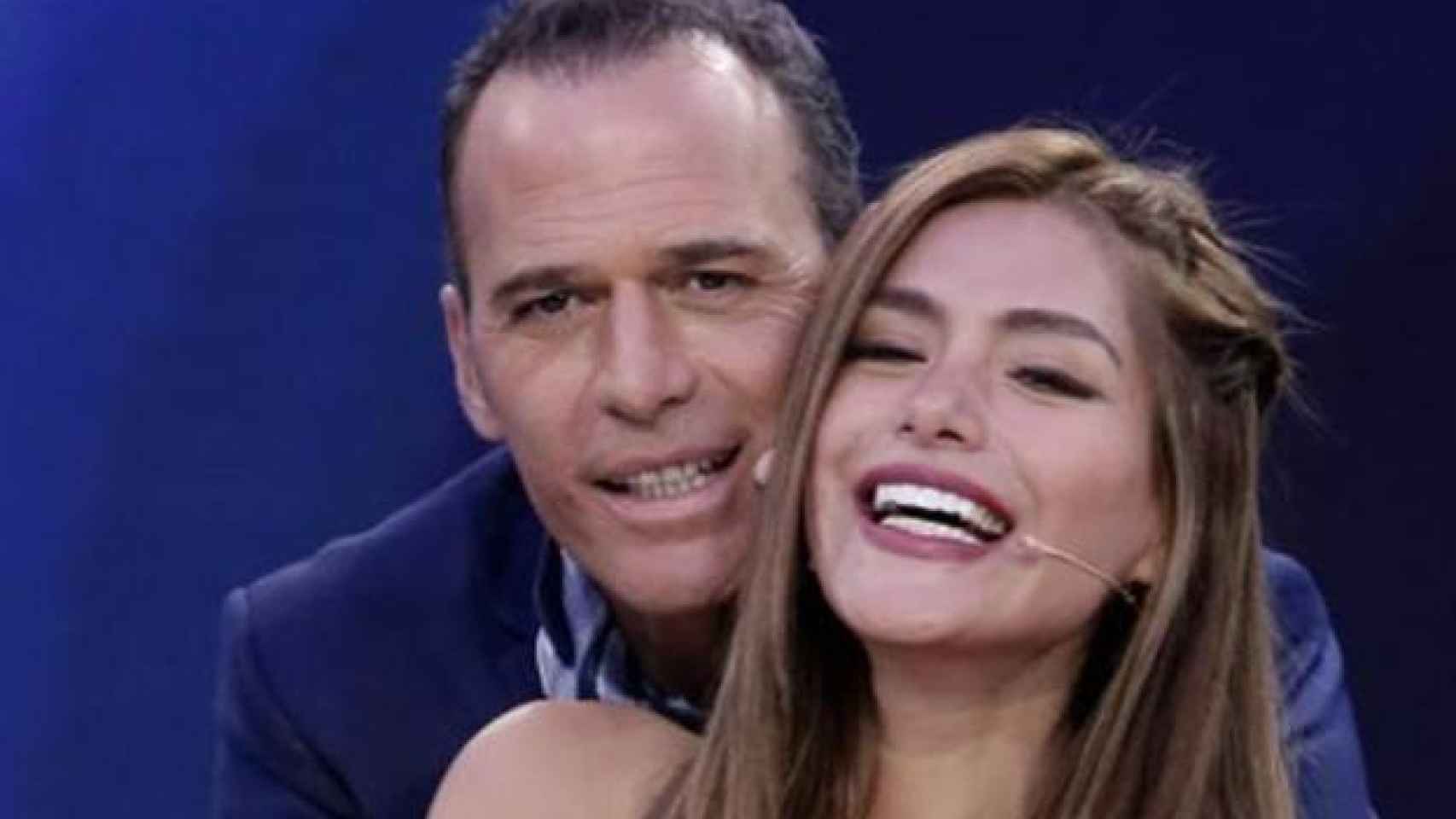 Carlos Lozano y Miriam Saavedra, cuando aún posaban feliz tras ganar ella 'GH VIP'.