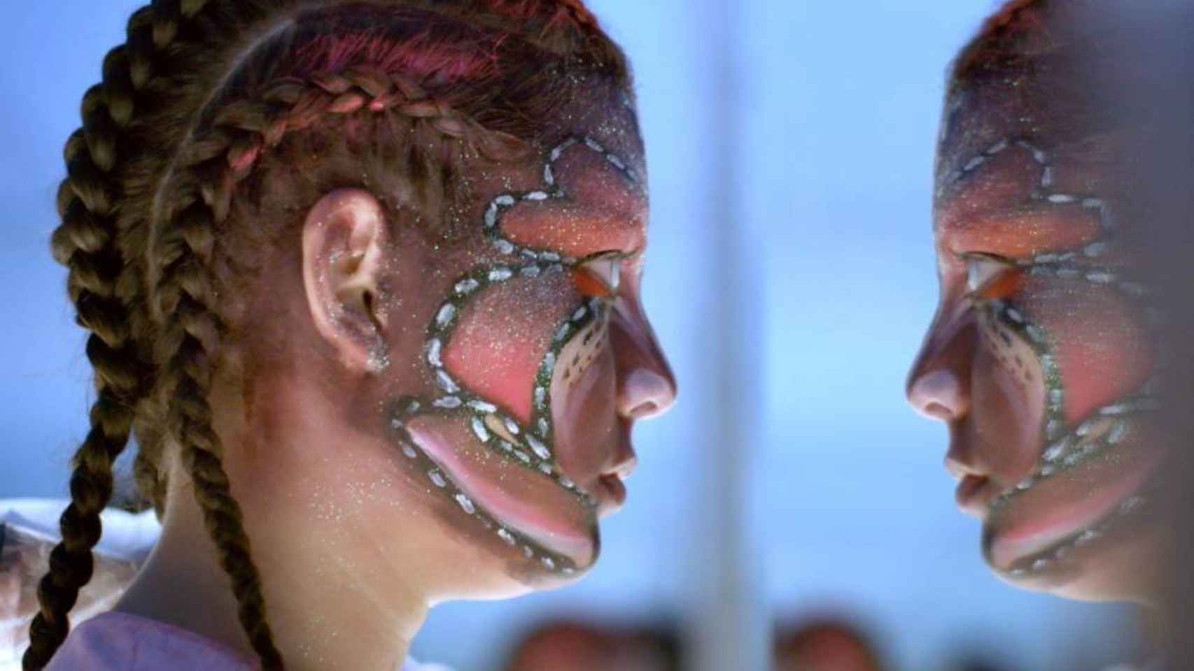 Violeta, maquillada al estilo Avatar, en una escena de su película.