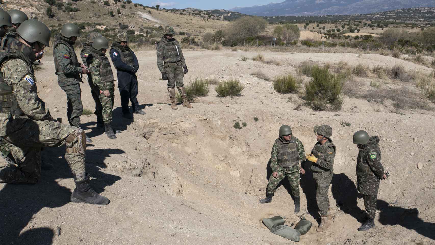 Desde que destruyó las minas que tenía, España se ha centrado en el entrenamiento para desactivar explosivos.