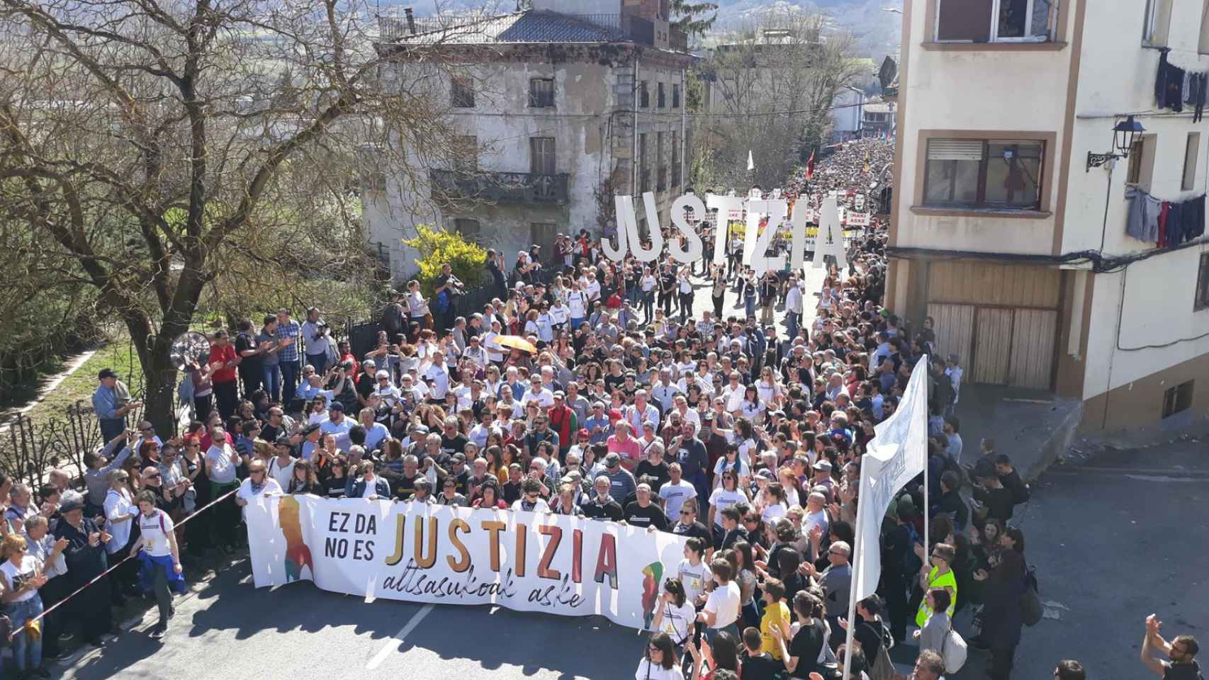 Manifestación en Alsasua en protesta por la sentencia de la Audiencia.
