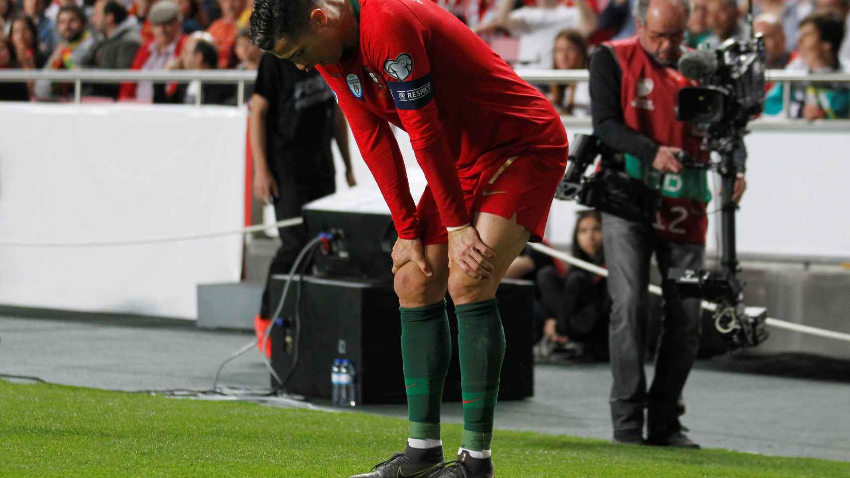 Cristiano Ronaldo, lesionado durante el Portugal - Serbia