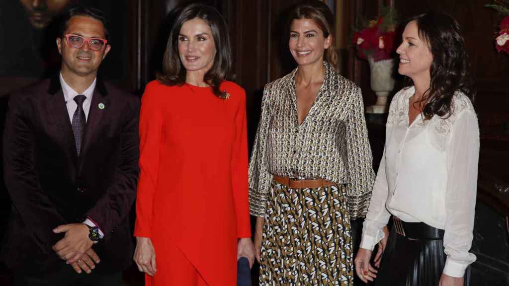 El presidente de Feder, Juan Carrión, la reina Letizia, Juliana Awada y la ministra argentina de Desarrollo Social, Carolina Stanley.