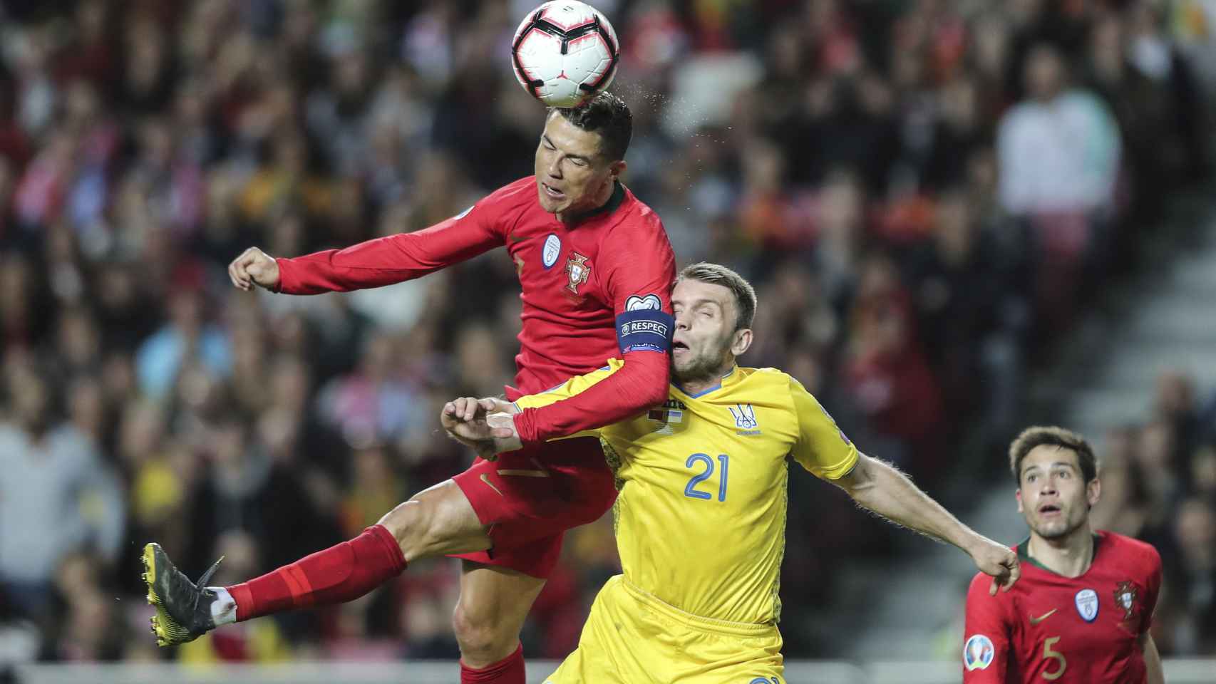 Cristiano Ronaldo, en un momento del partido ante Ucrania