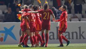 Alba Redondo celebra su primer gol con España. Foto: @AFerrer_10