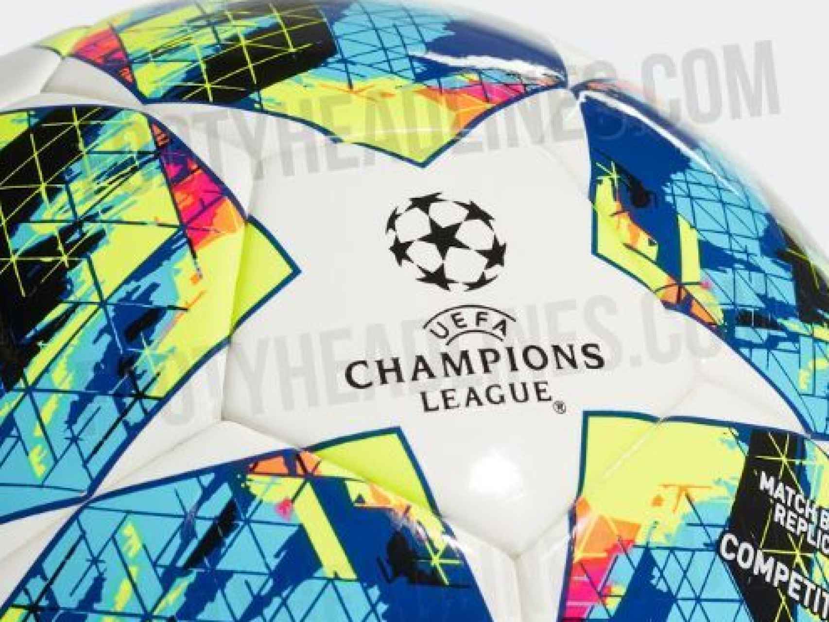 Balón para la fase de grupos de la Champions League para la temporada 2019/2020.