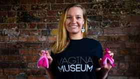 Jasmine Evans, una de las voluntarias de la campaña por el Vagina Museum.