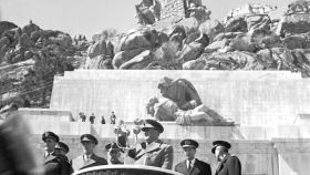 Franco durante la inauguración del Valle de los Caídos