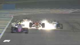 El alerón de Vettel estalla. Foto: Twitter (@F1)