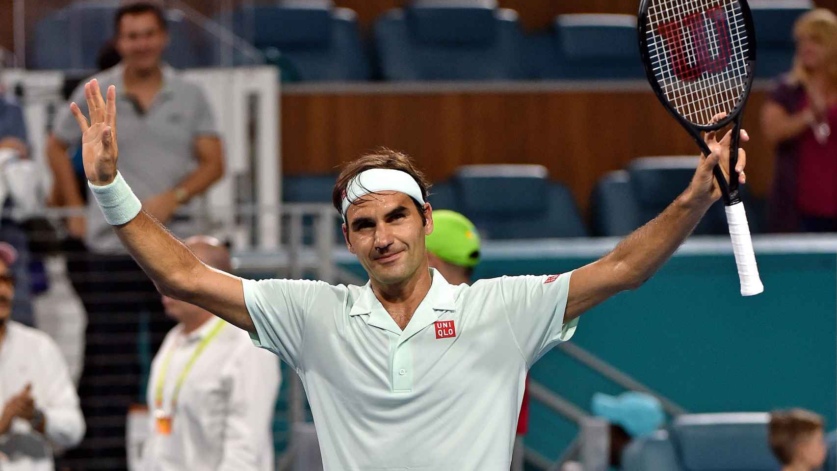 Federer celebra su victoria en Miami