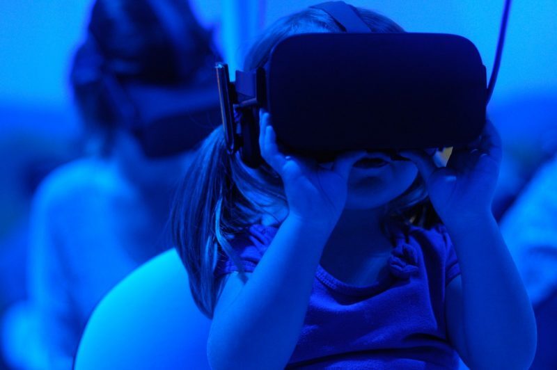 VR