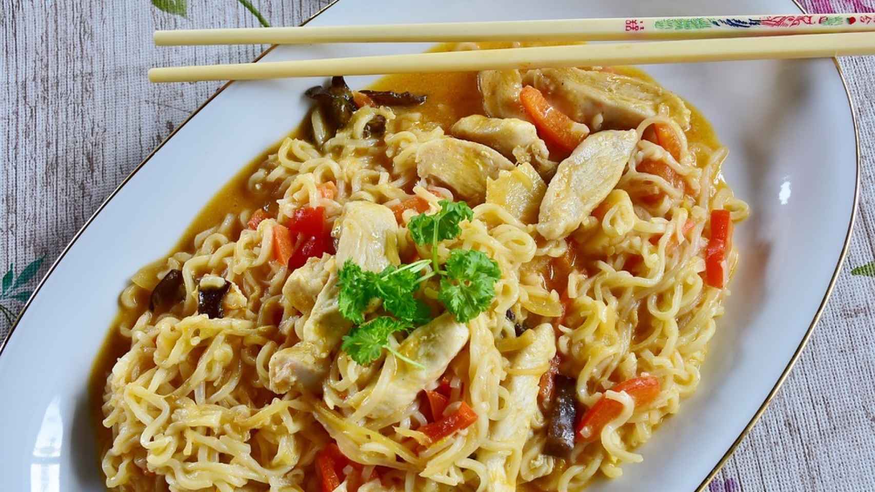 Tallarines o noodles chinos