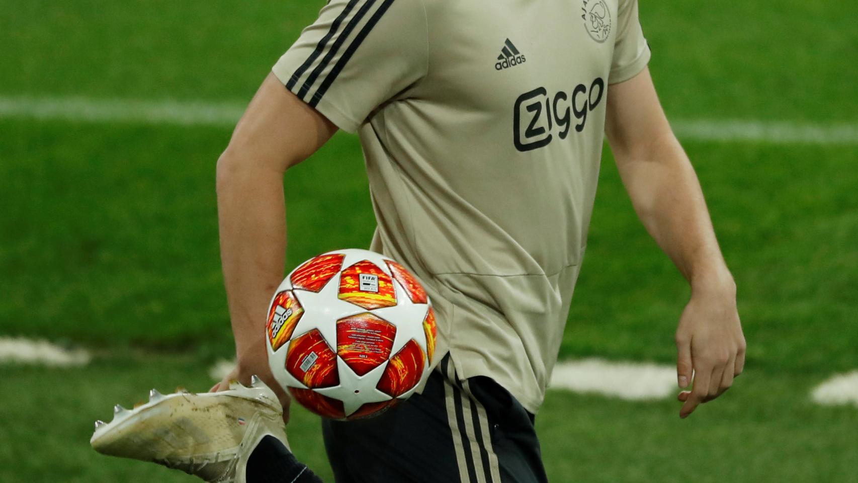 De Ligt antes del partido del Santiago Bernabéu