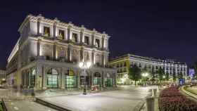 El Teatro Real de Madrid de noche.
