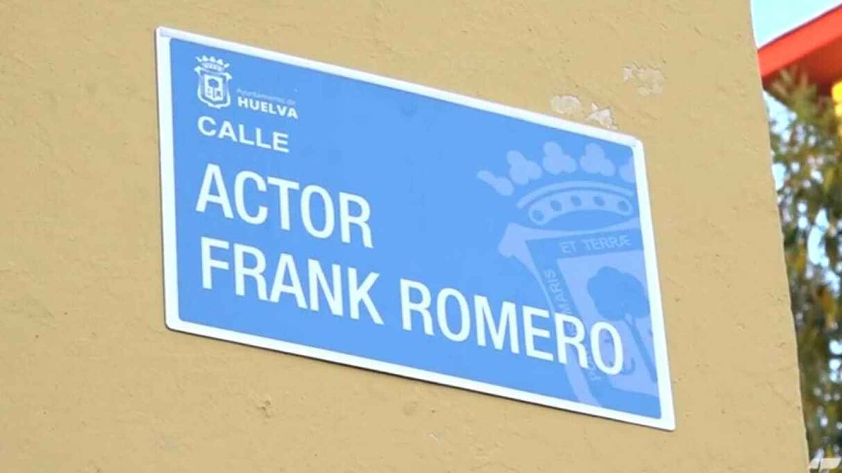 Placa con la calle de Frank Romero en la barriada de El Higueral en Huelva.
