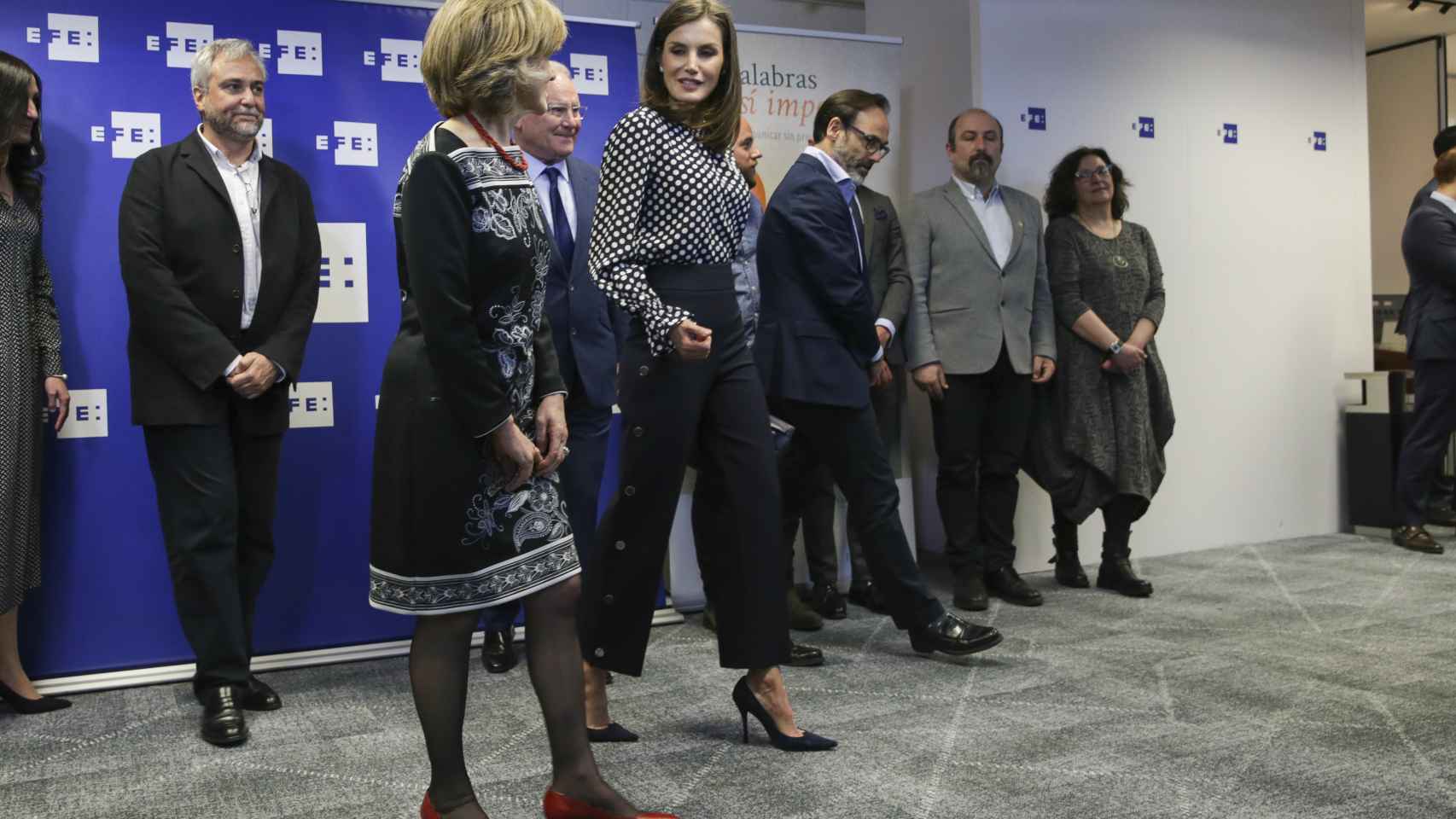 Letizia junto con la ministra de Sanidad María Luisa Carcedo en el evento 'Medios de Comunicación y Salud Mental'.