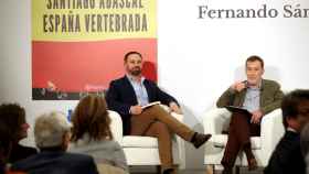El presidente de Vox, Santiago Abascal, junto al escritor Fernando Sánchez Dragó, este miércoles