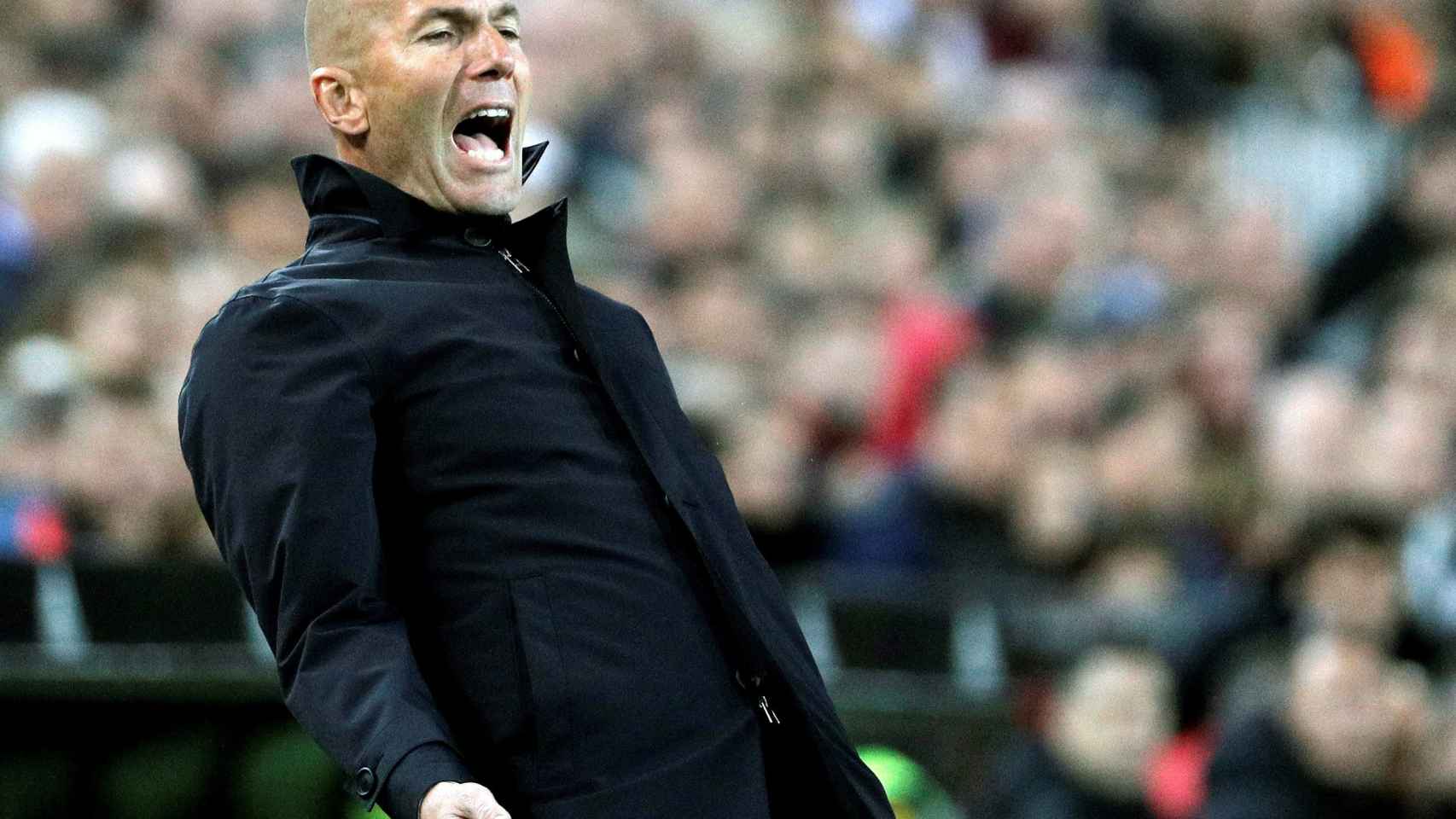 Zidane protesta una acción de sus jugadores