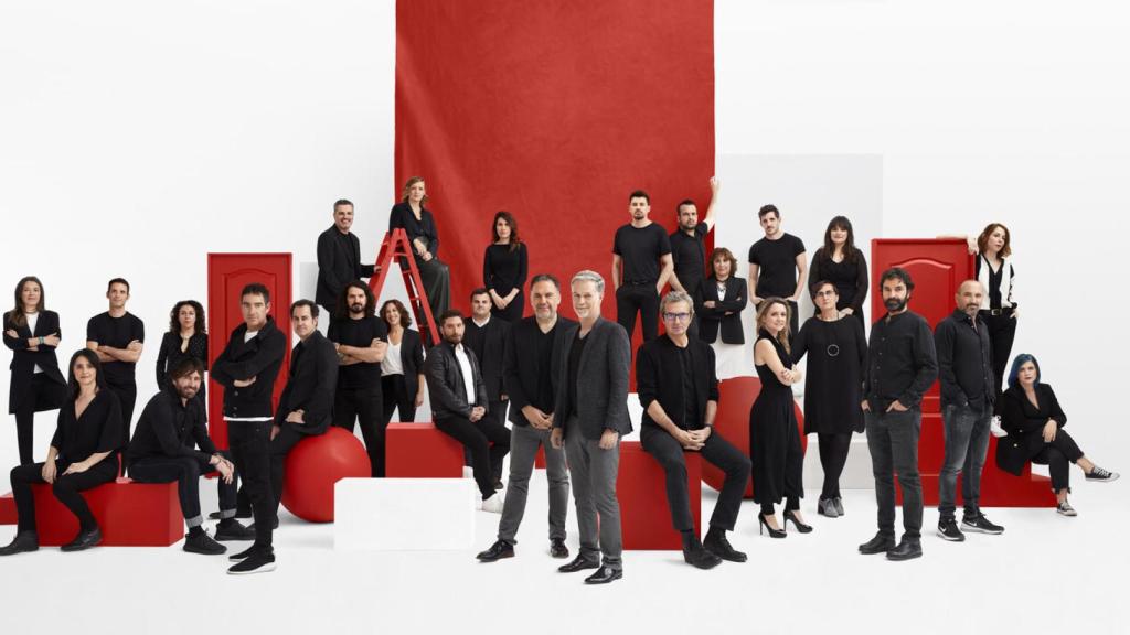 Todo el talento español fichado por Netflix junto a Reed Hastings y Francisco Ramos.