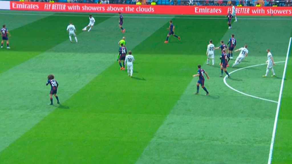 Gol anulado a Benzema por fuera de juego previo