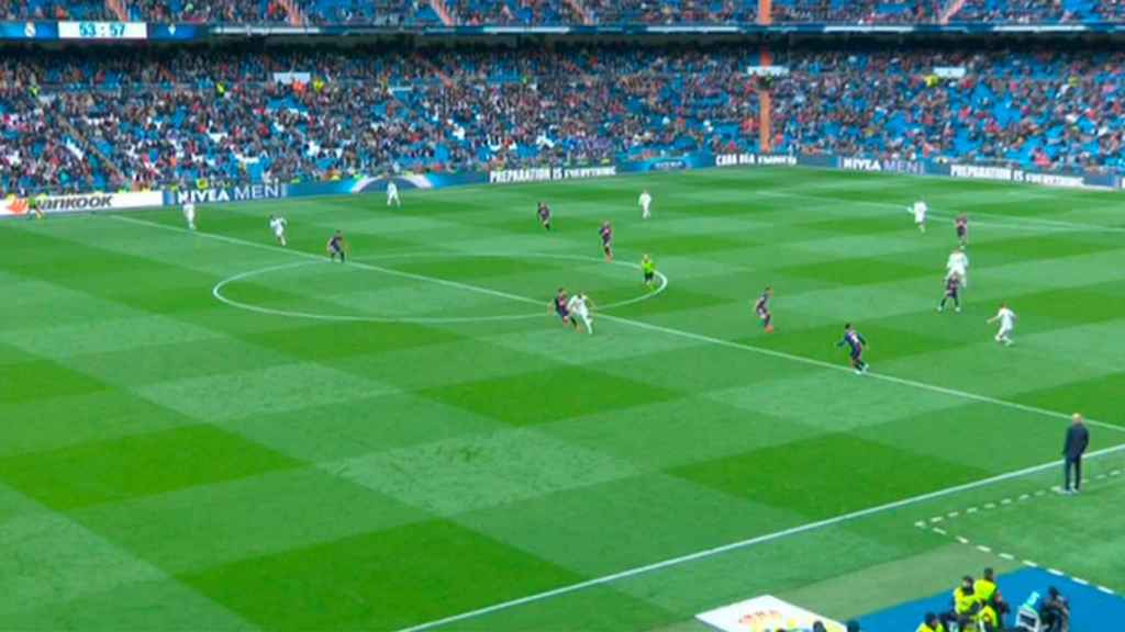 Segundo gol anulado a Benzema ante el Eibar por fuera de juego
