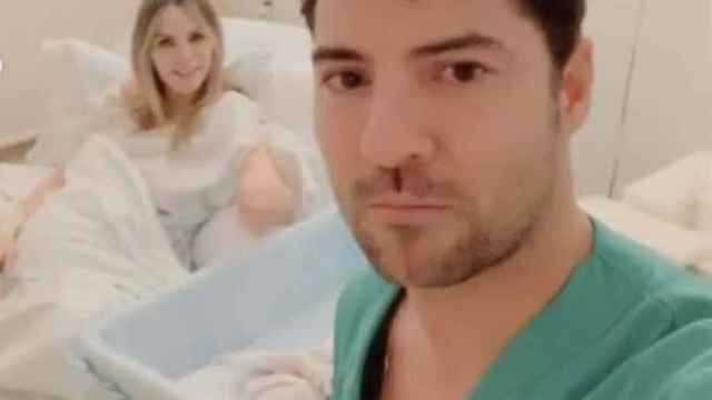 David Bisbal y Rosanna Zanetti en el hospital.