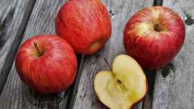 El proceso de oxidación de la manzana comienza al cortarla