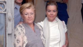 Remedios Torres junto a su hija, María José Campanario.